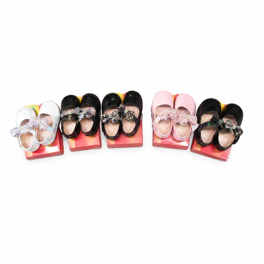 Zapato de charol para niña con moño de cinta ancho