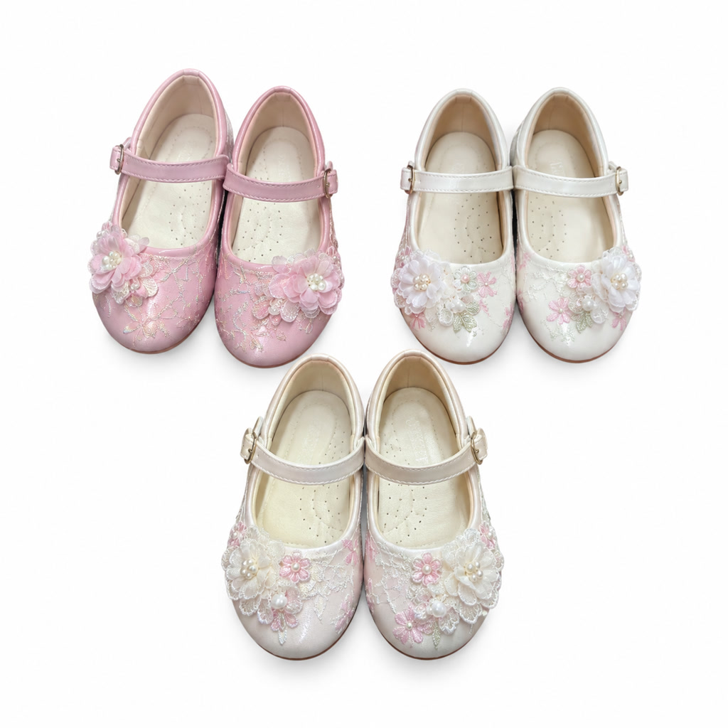 Zapato de charol para niña con moño doble y correa de cuentas