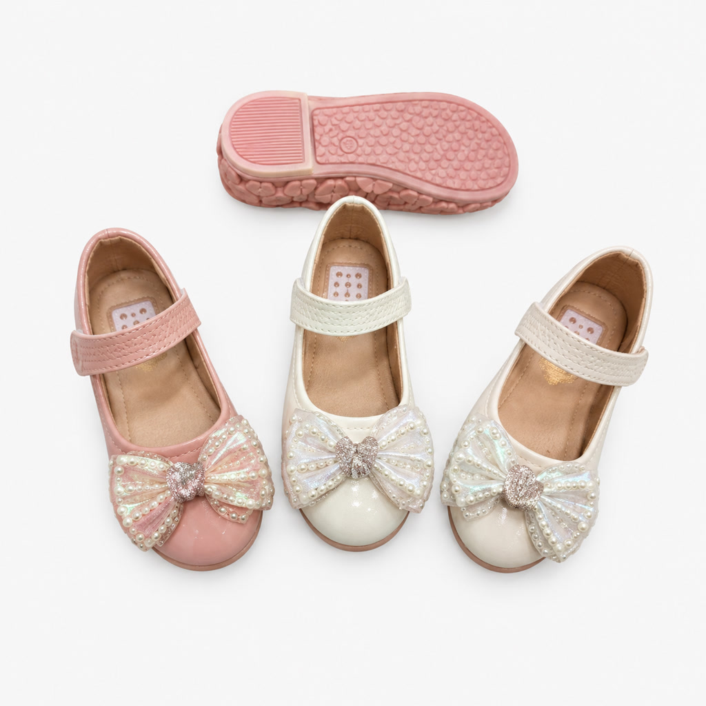 Zapato de charol para niña con moño de lazos anchos